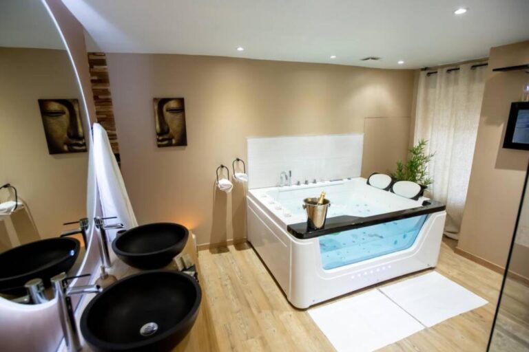jacuzzi Passion cherbourg 768x512
